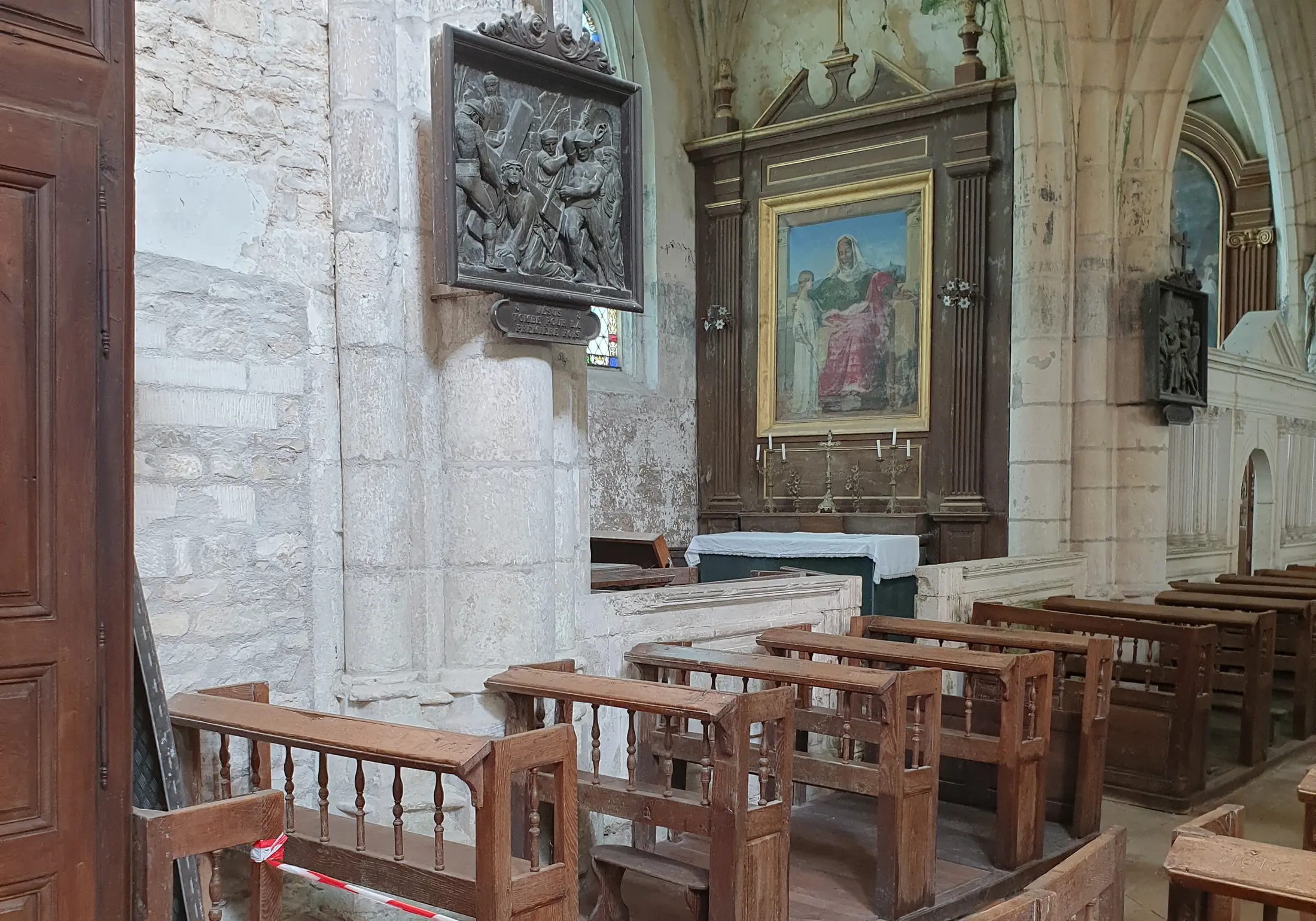 The church interior at Saint-Pierre-ès-Liens in Ricey-Bas, Les Riceys