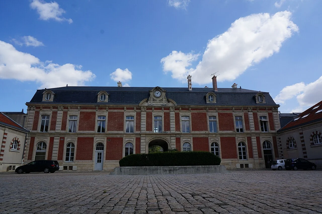 Hôtel Roederer on boulevard Lundy in Reims