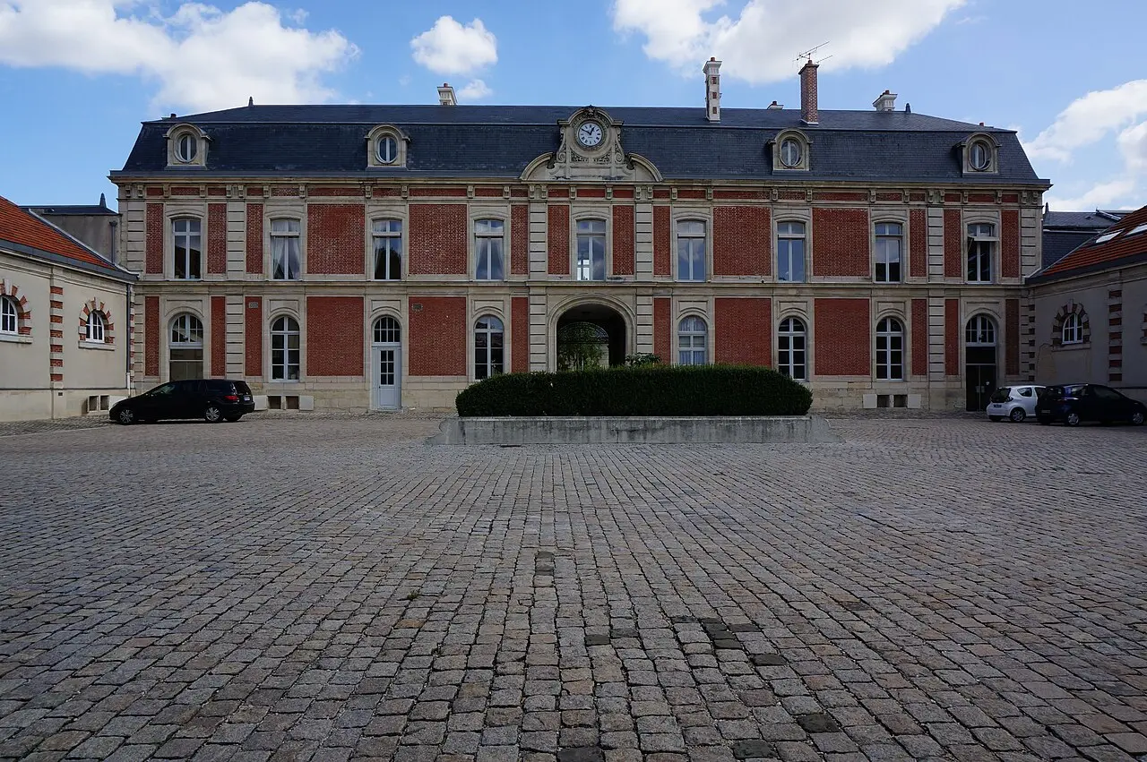 G.Garitan — CC BY-SA 4.0 A second view of Hôtel Roederer on boulevard Lundy in Reims