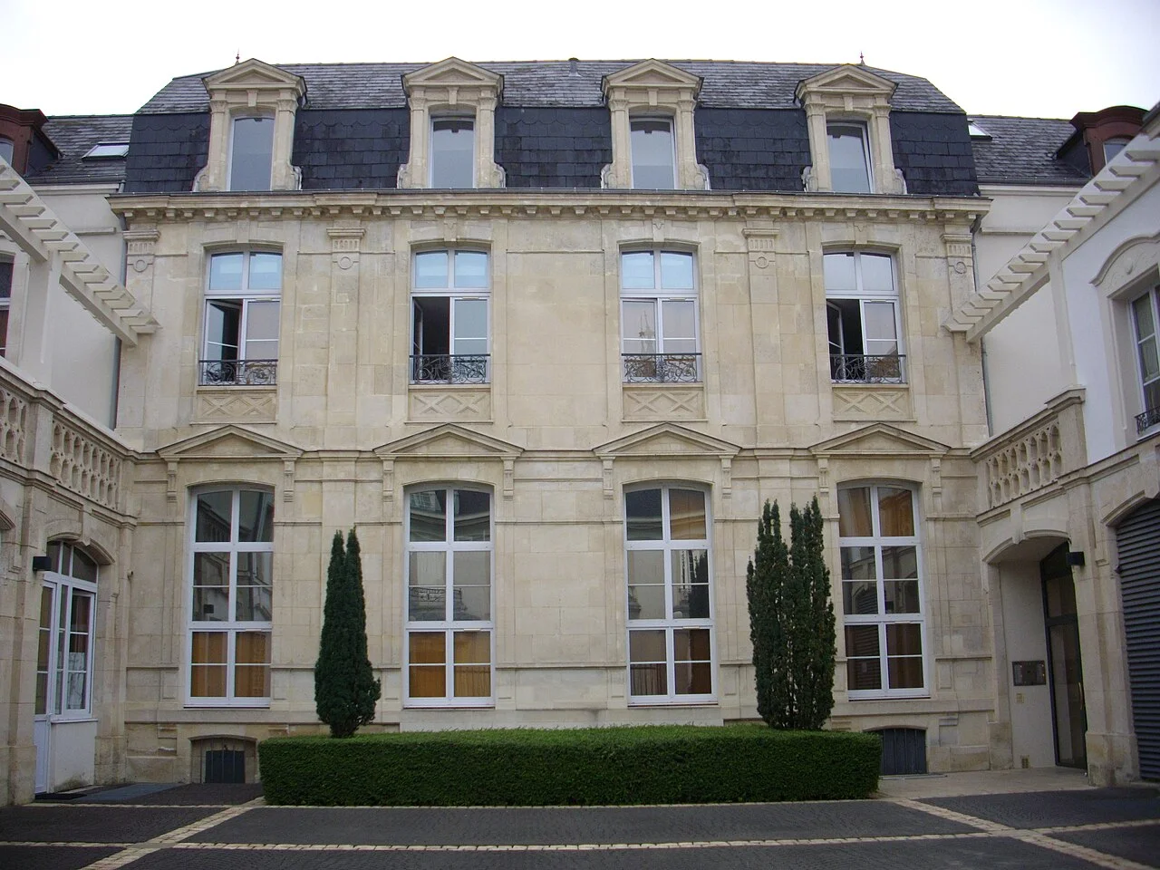 16 rue des Moissons in Reims, associated with Champagne Thiénot