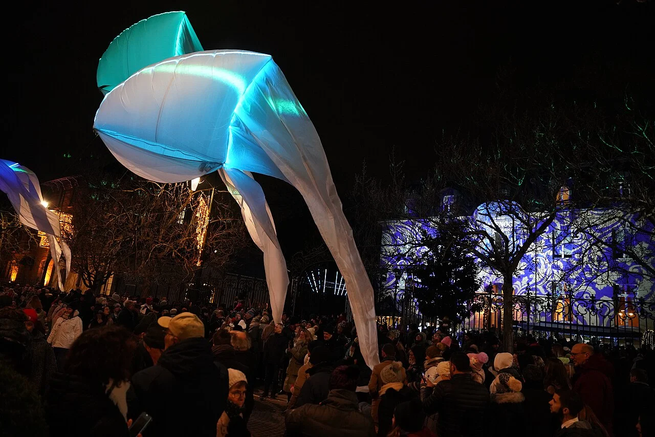 Gérald Garitan — CC BY-SA 4.0 Performance at de Venoge during Habits de Lumière in Épernay in 2024